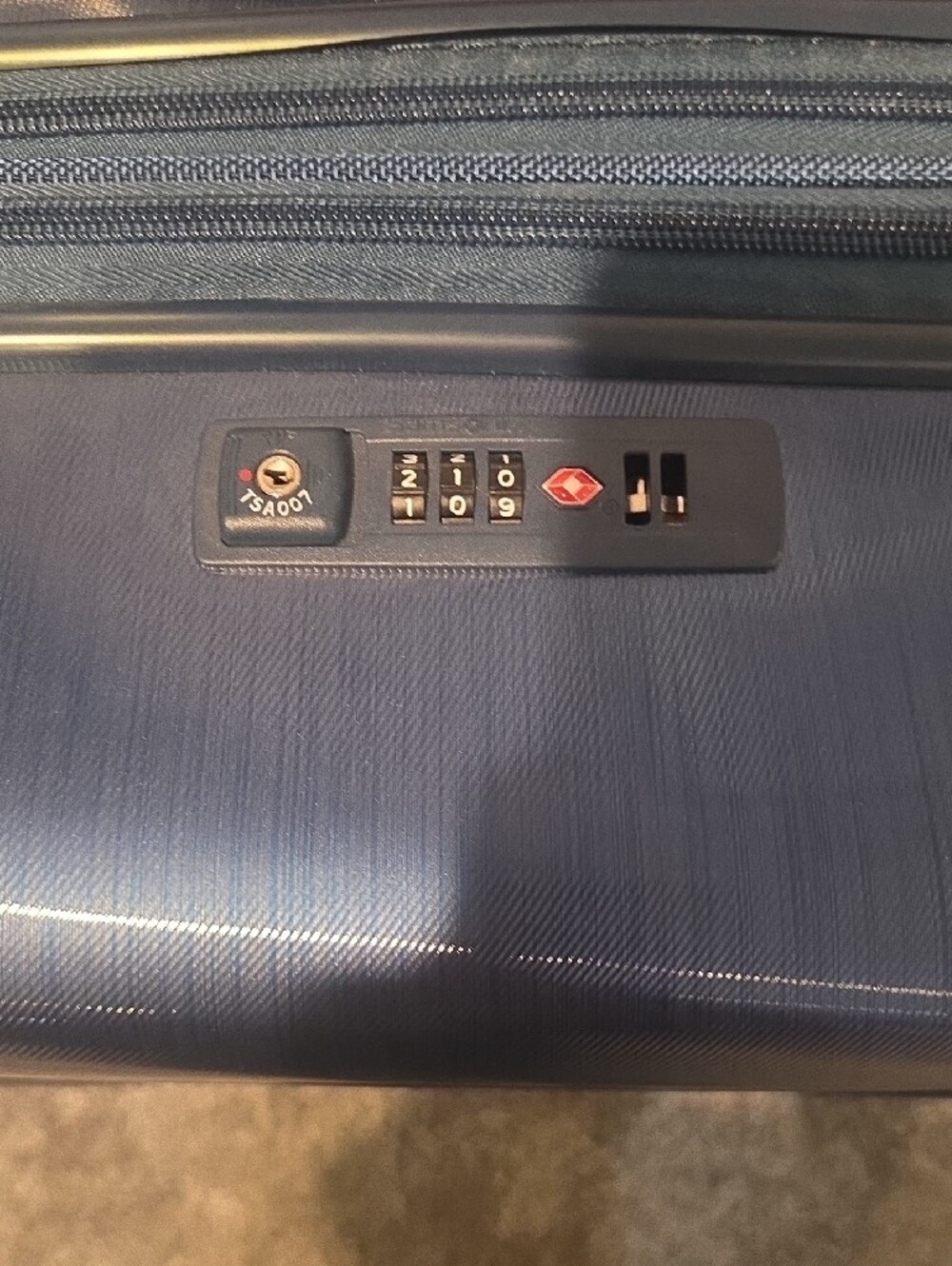 Samsonite Suitcase Set - Picture 3 of 6